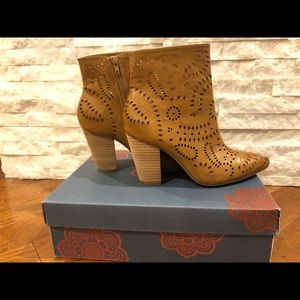 Carlos boots